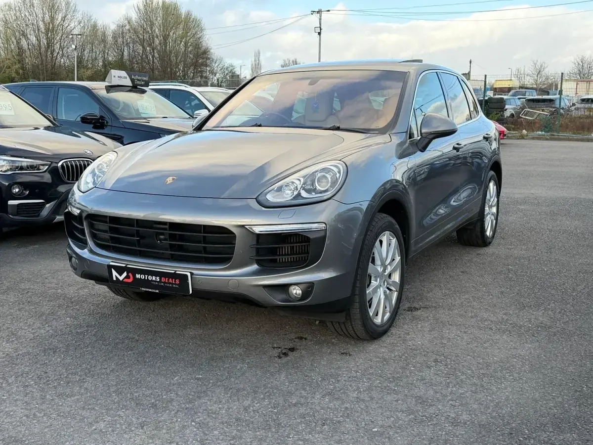 Usado Porsche Cayenne 262 HP (192 kW) 2015 Cinzento SUV