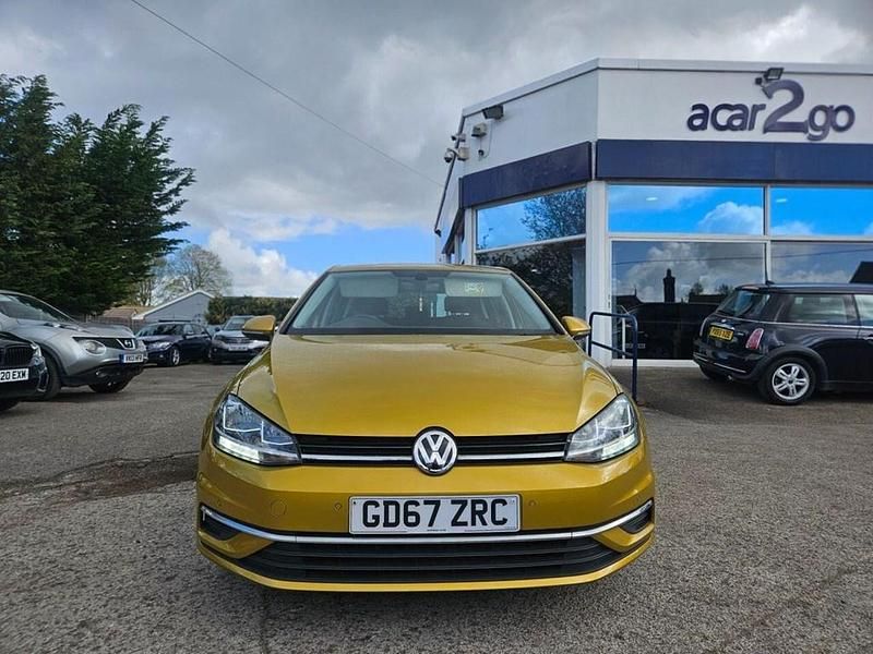Used VW Golf VII SE 125 HP (91 kW) 2018 Yellow Hatchback