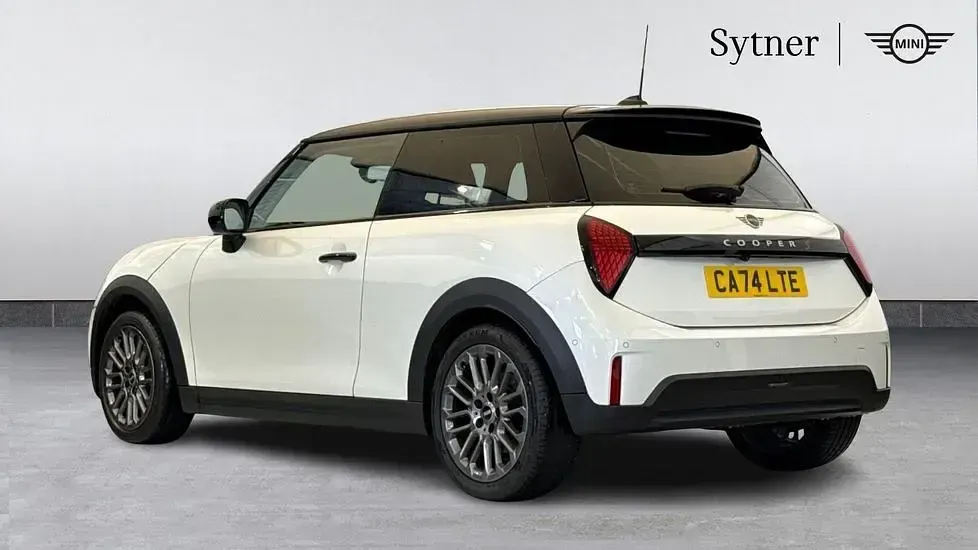 Used Mini Cooper S Hatch 201 HP (147 kW) 2024 White Hatchback