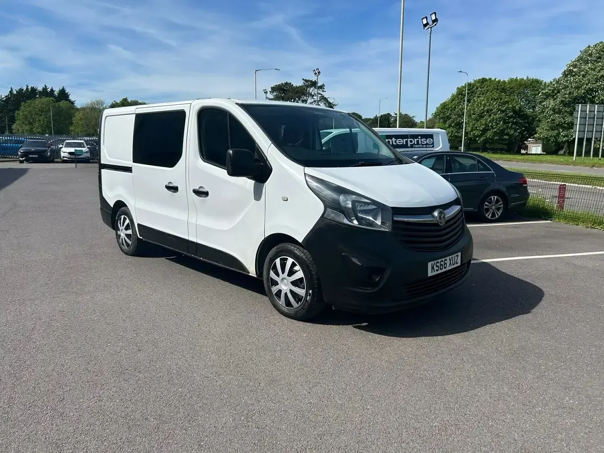 Used Vauxhall Vivaro 120 HP (88 kW) 2016 White