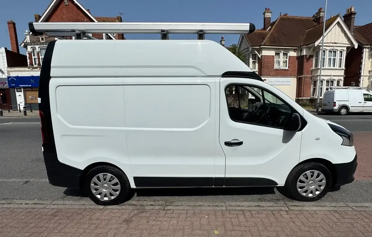 Used Renault Trafic Business 2017 White MPV