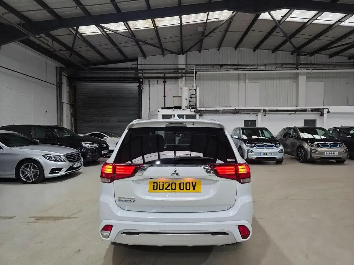 Used Mitsubishi Outlander P-HEV 2020 White SUV