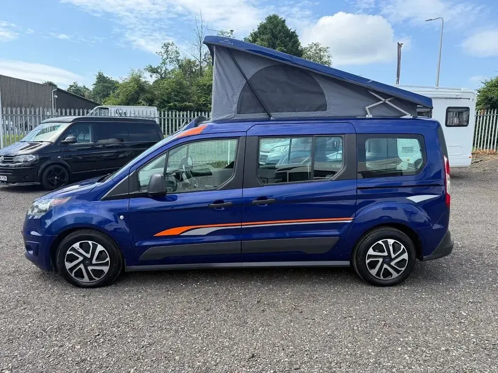 Used Ford Tourneo Connect Zetec 120 HP (88 kW) 2017 Blue MPV