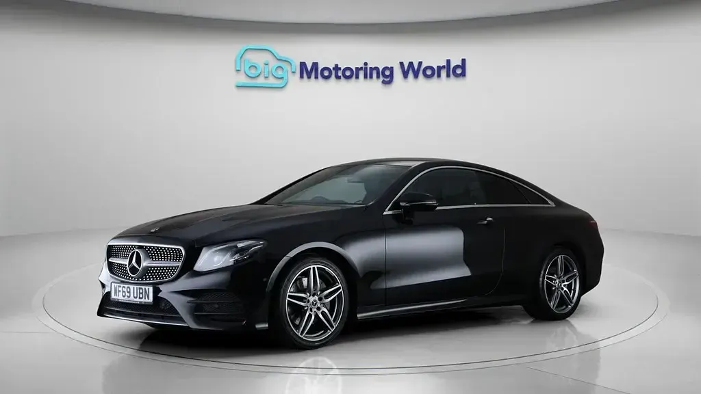 Usado Mercedes E220 AMG line 194 HP (142 kW) 2019 Preto Coupé
