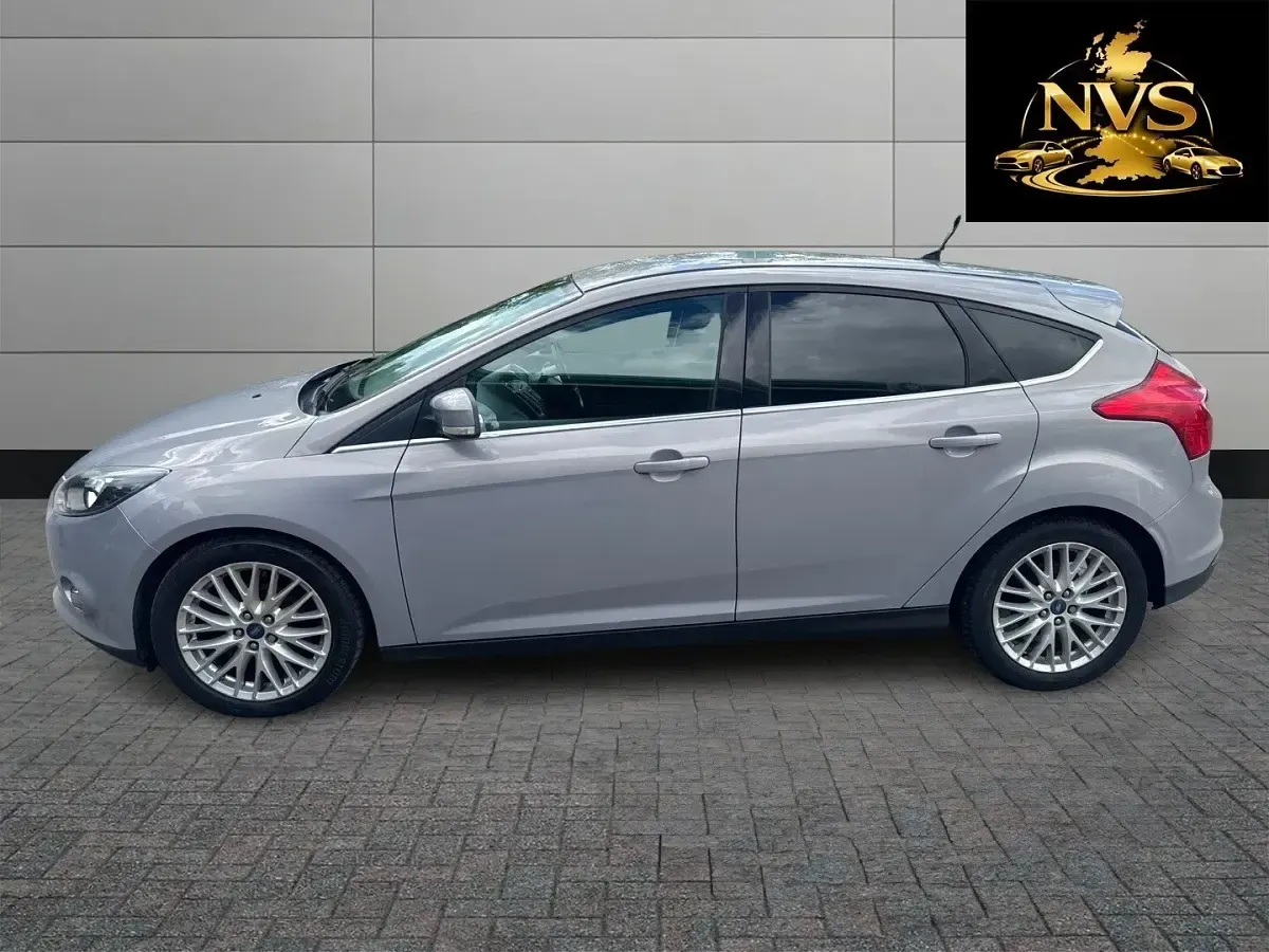 Used Ford Focus Zetec 115 HP (84 kW) 2013 Silver Hatchback