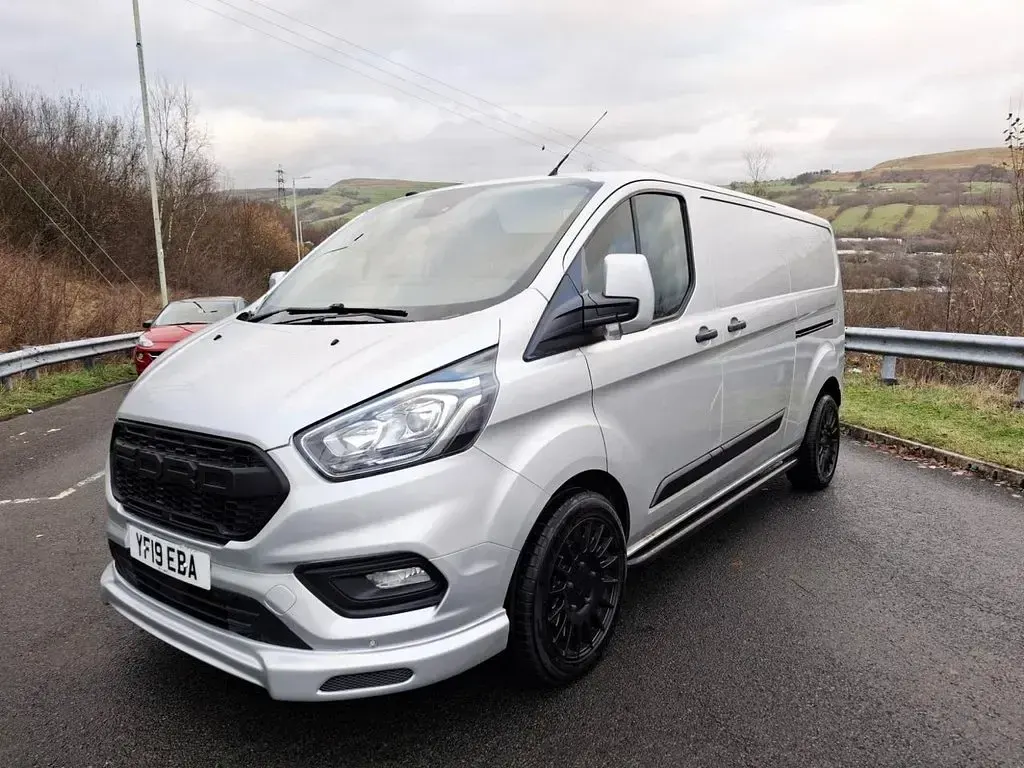 Used Ford Transit Custom Trend 130 HP (95 kW) 2019 Silver Van