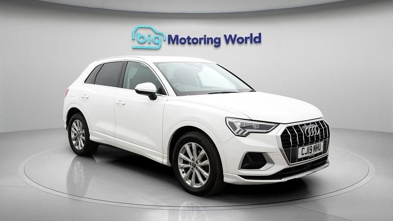 Used Audi Q3 Sport 150 HP (110 kW) 2019 White SUV