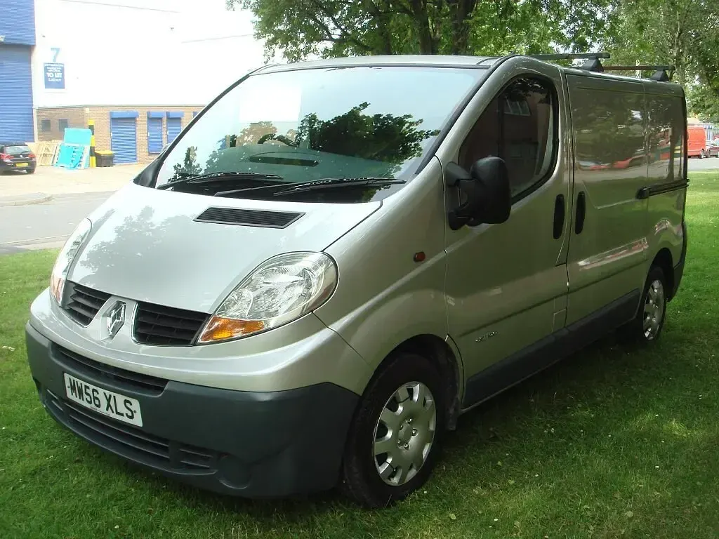 Used Renault Trafic 2007 Silver MPV
