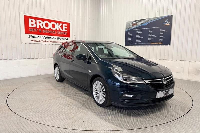 Used Vauxhall Astra Elite 150 HP (110 kW) 2017 Green Estate