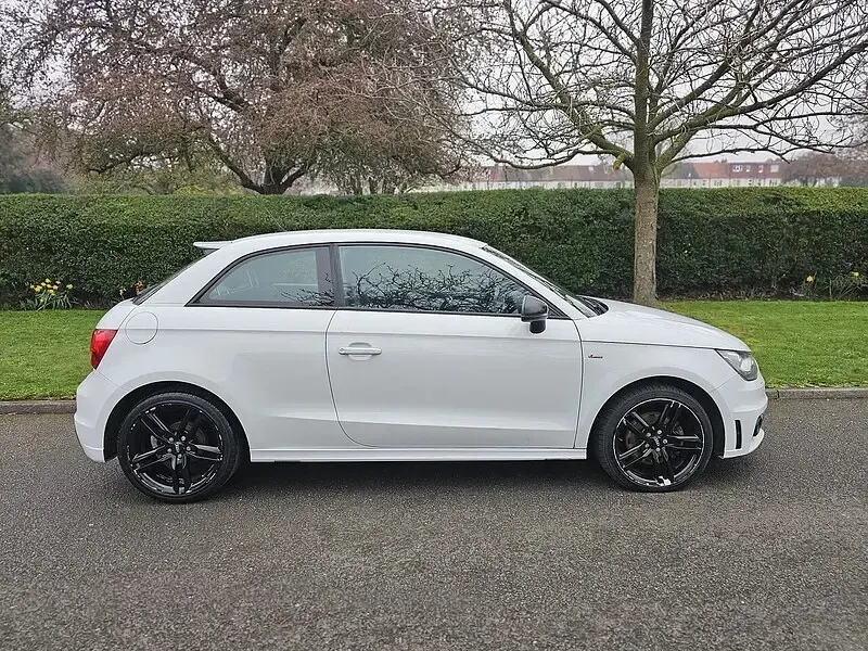 Used Audi A1 S-Line 122 HP (89 kW) 2012 White Hatchback