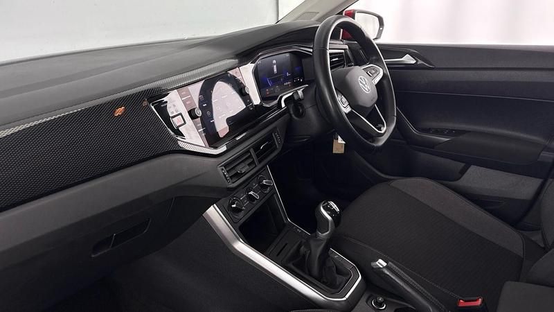 Used VW Polo Life 95 HP (69 kW) 2022 Red Hatchback