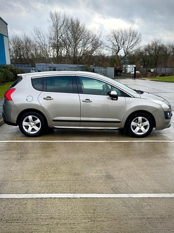Second-hand Peugeot 3008 2012 Gri Break