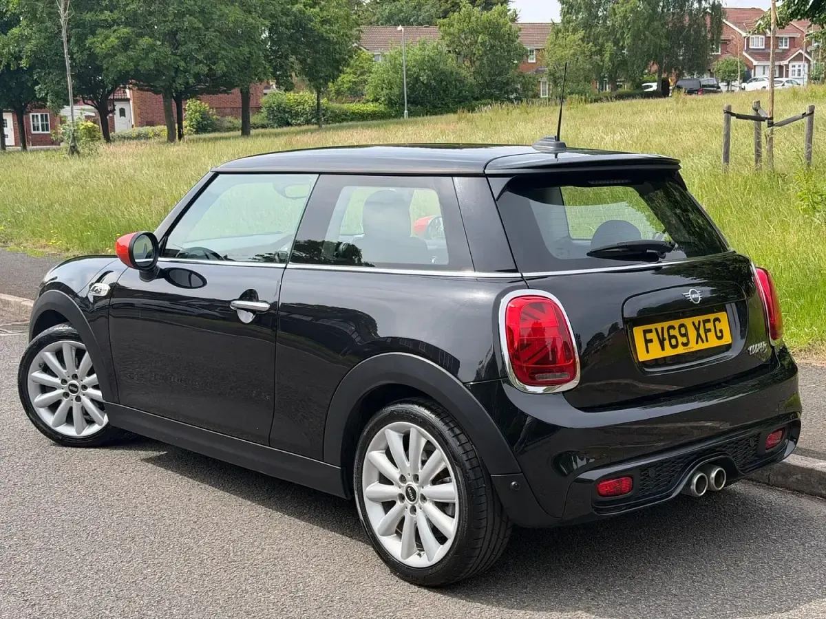 Used Mini Cooper S Classic 189 HP (139 kW) 2020 Black Hatchback