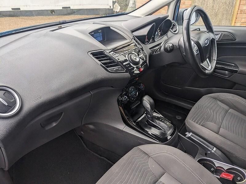 Used Ford Fiesta Titanium 100 HP (73 kW) 2014 Blue Hatchback