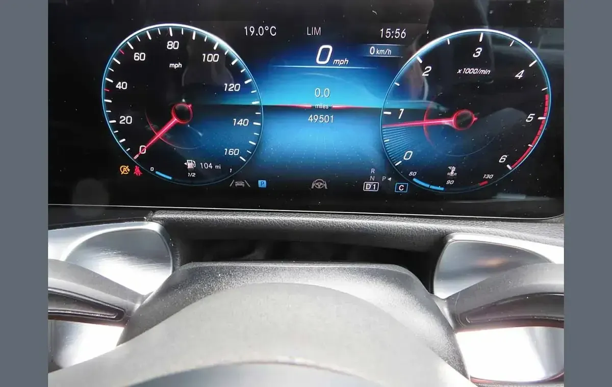 Used Mercedes GLB220 AMG line 187 HP (137 kW) 2021 White SUV