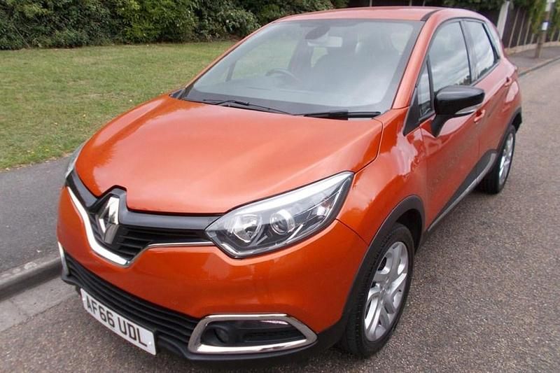 Orange Used 2016 Renault Captur Dynamique SUV | £3,690 (Fair price) - Image 1/1
