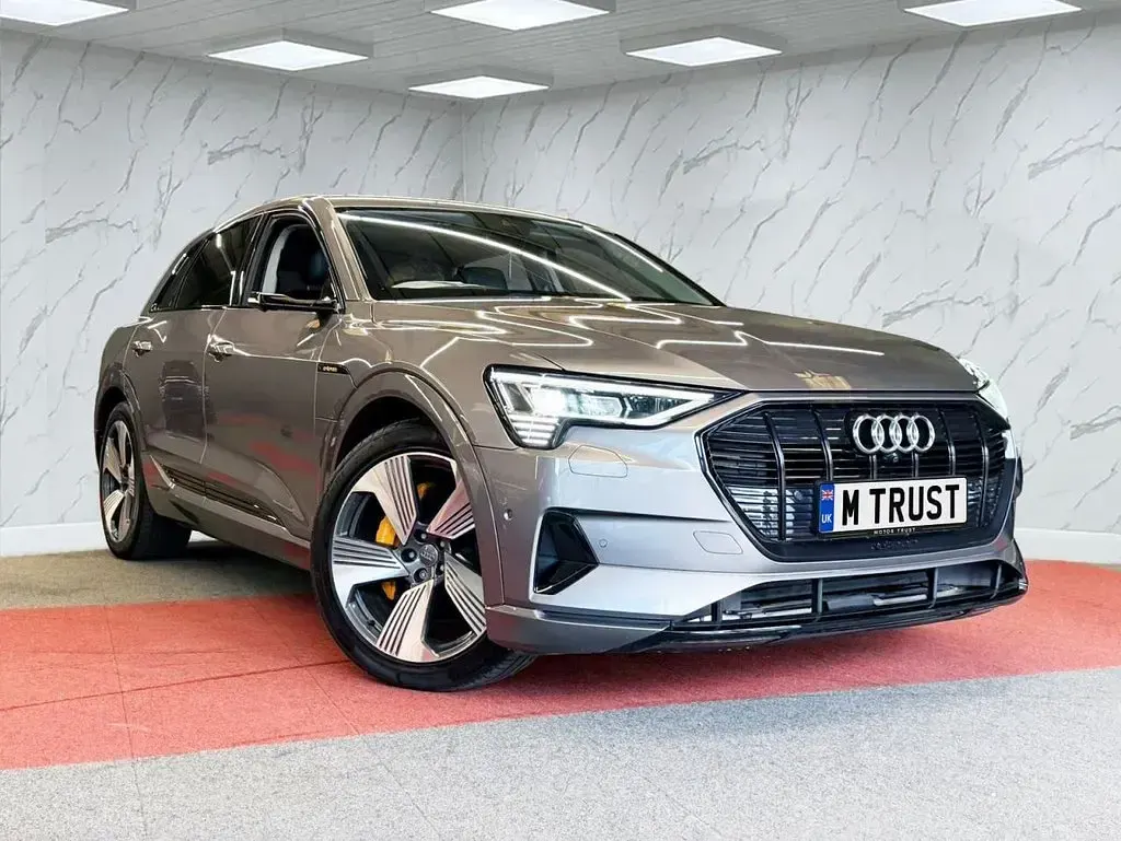 Used Audi e-tron Comfort 300 kW (408 HP) 2020 Grey SUV