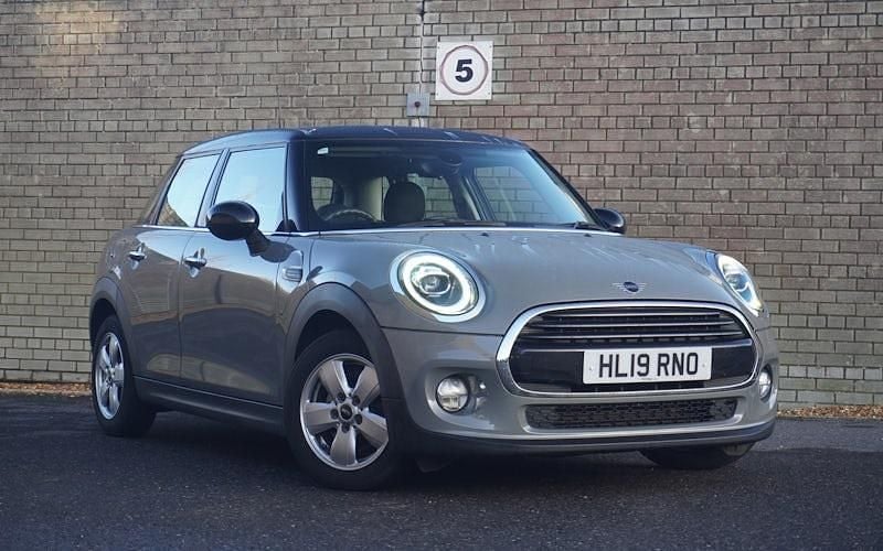 Used 2020 Mini Cooper Classic Hatchback | £10,290 (Good price) - Image 1/4
