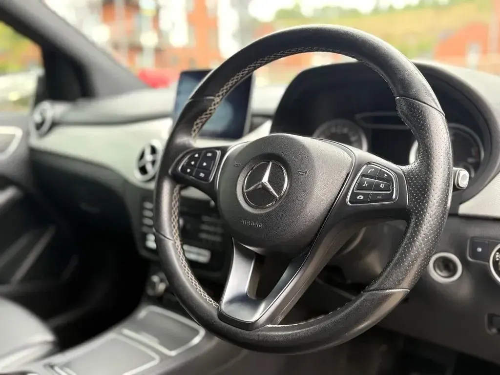 Used Mercedes B250e 131 kW (179 HP) 2017 Grey Hatchback