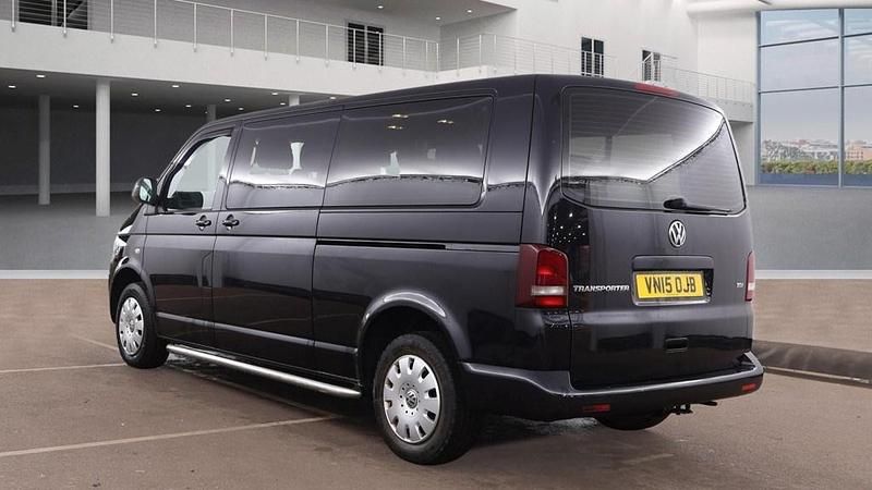Used VW Shuttle SE 140 HP (102 kW) 2015 Black MPV