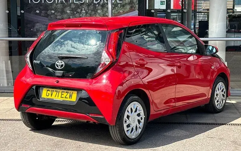 Used Toyota Aygo X-play 72 HP (52 kW) 2021 Red Hatchback