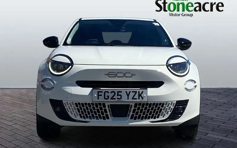 Used Fiat 600 101 HP (74 kW) 2025 White SUV
