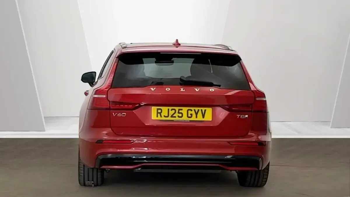 Used Volvo V60 Ultra 449 HP (330 kW) 2025 Red Estate