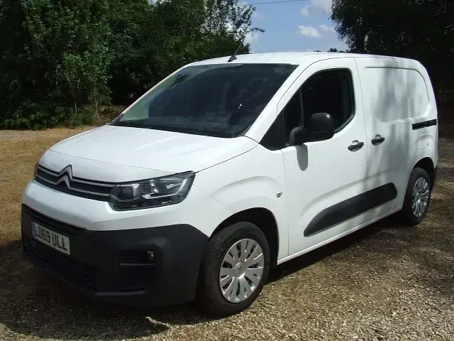 Used Citroën Berlingo 2019 White MPV