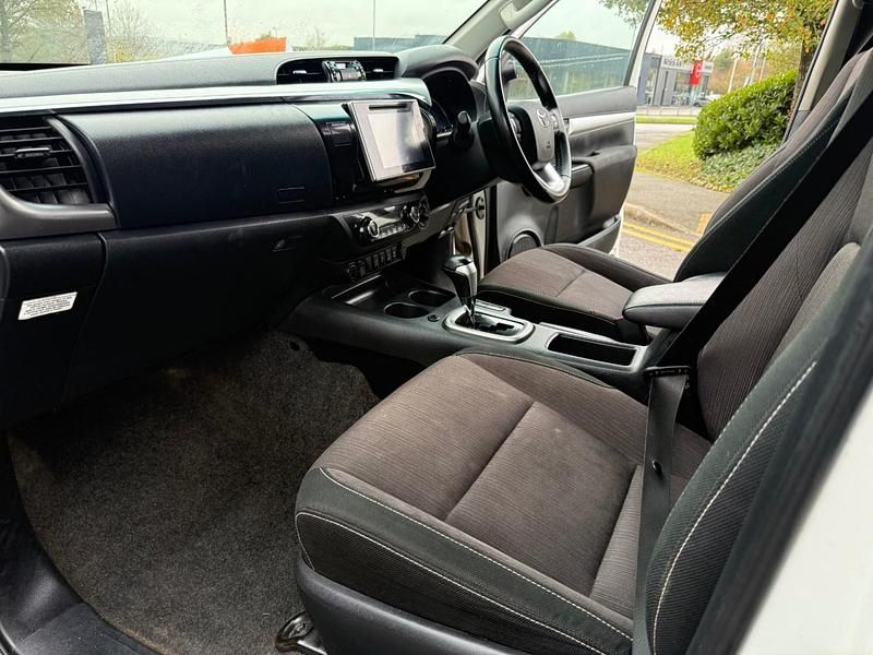 Used Toyota HiLux 2018 White Pickup