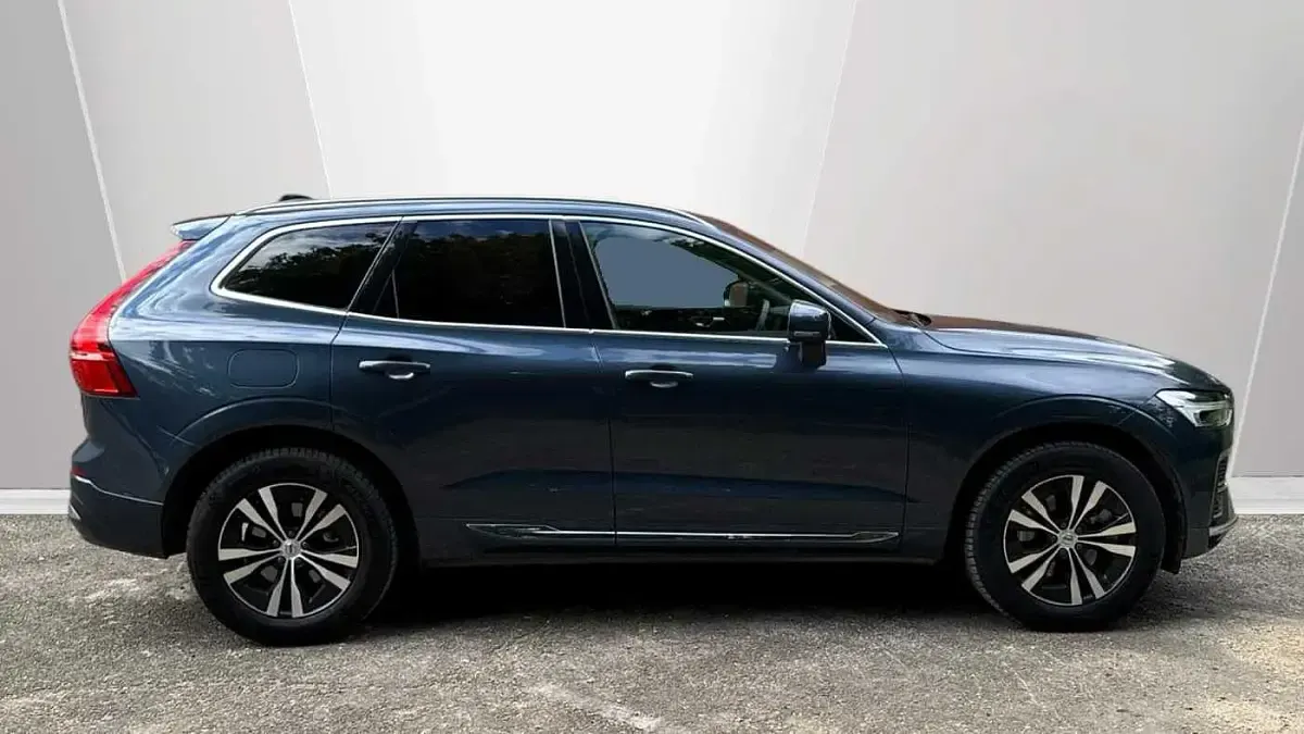 Used Volvo XC60 Core 345 HP (253 kW) 2024 Blue SUV