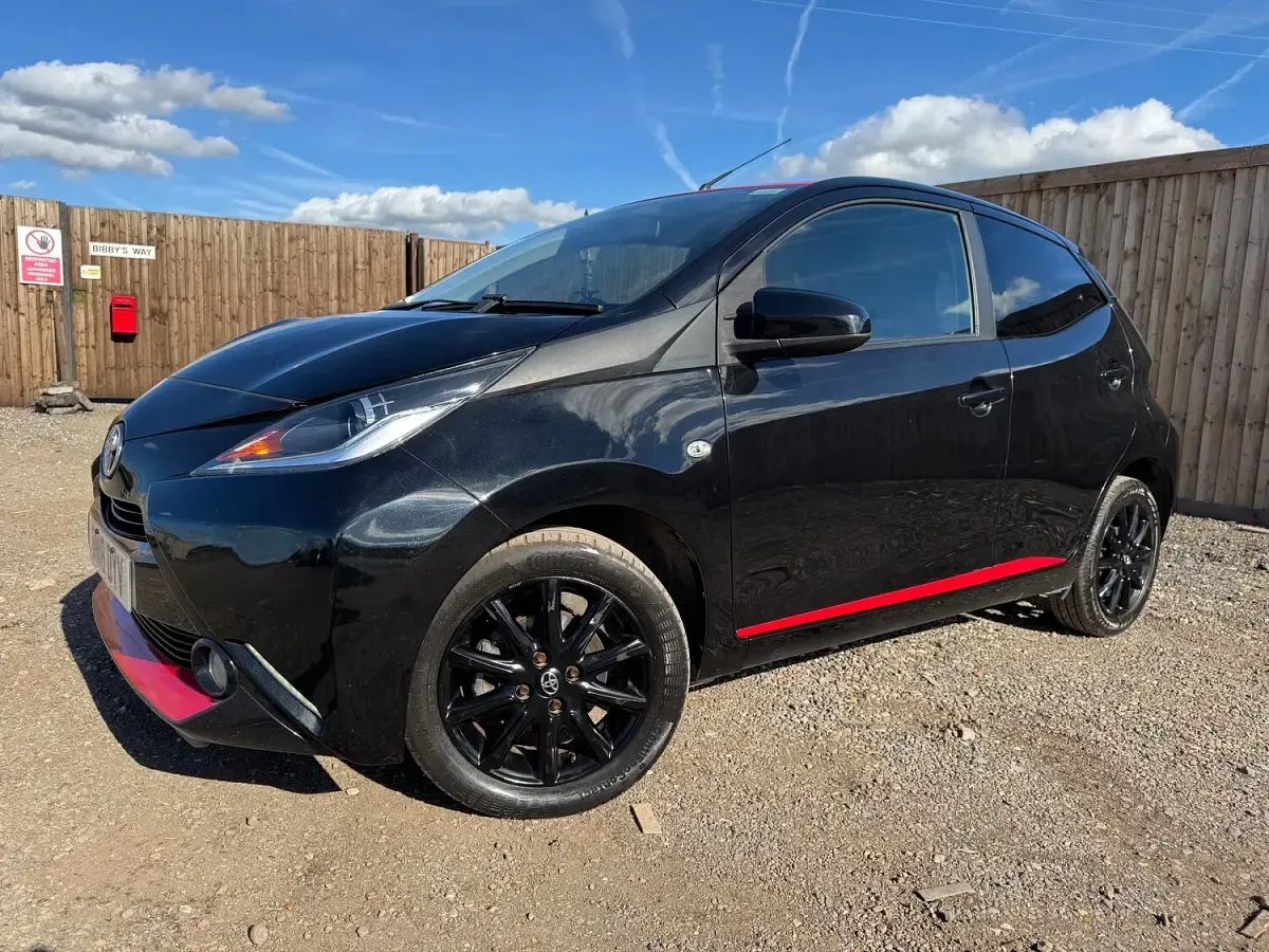 Used Toyota Aygo x-press 2018 Black Hatchback