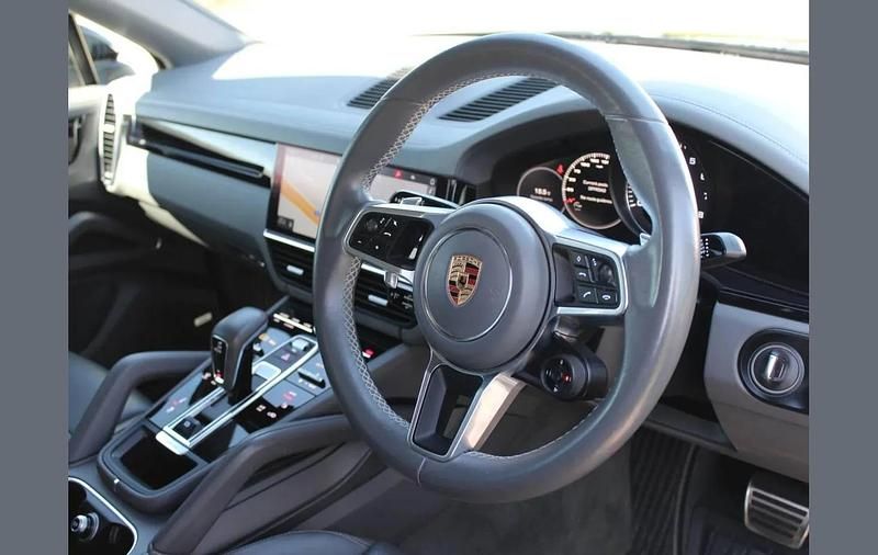 Used Porsche Cayenne S 434 HP (319 kW) 2019 Black SUV