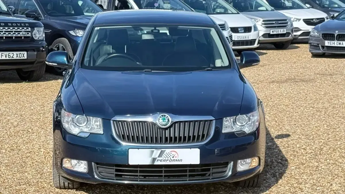 Usado Skoda Superb Elegance 170 CV (125 kW) 2012 Azul Utilitario