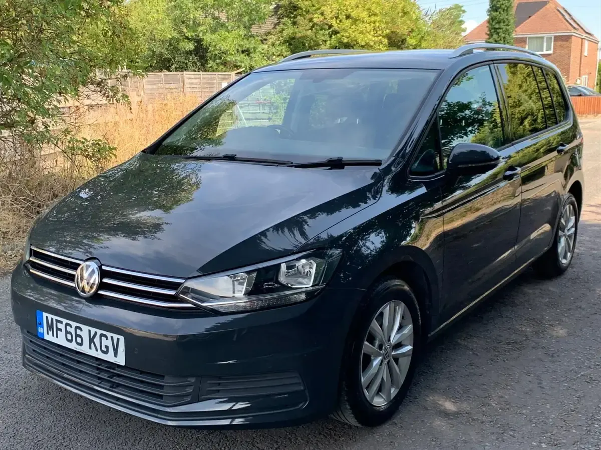 Used VW Touran SE 150 HP (110 kW) 2016 Grey MPV