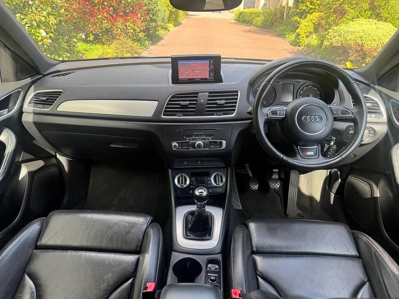 Begagnad Audi Q3 S-Line 2012 Grå SUV