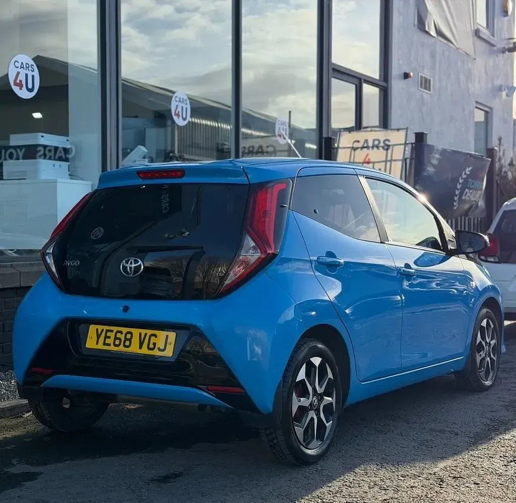 Gebraucht Toyota Aygo X-plore 71 PS (52 kW) 2018 Blau Kleinwagen