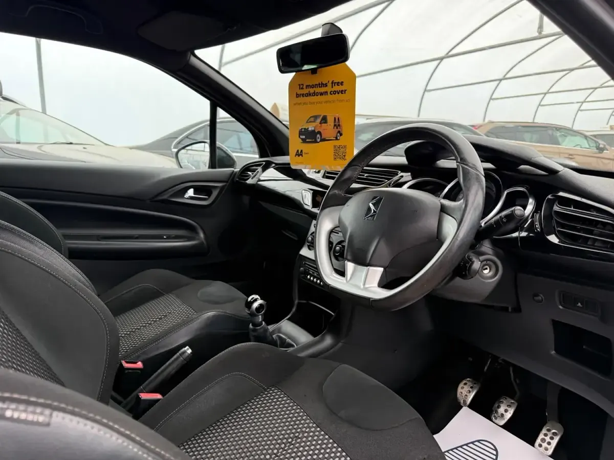 Used Citroën DS3 95 HP (69 kW) 2010 White Hatchback