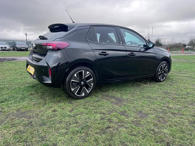 Usado Vauxhall Corsa-e 100 kW (136 HP) 2023 Preto Citadino