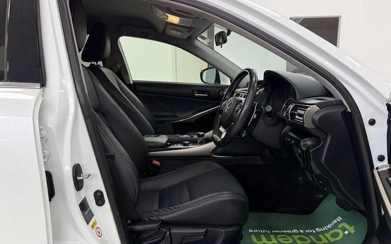 Gebraucht Lexus IS300h 223 PS (164 kW) 2016 Limousine