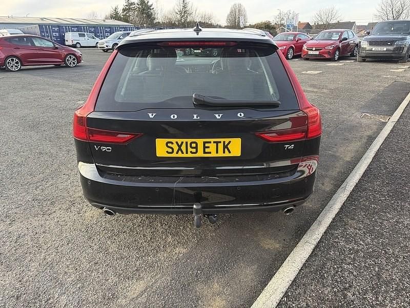 Used Volvo V90 Momentum 190 HP (139 kW) 2019 Black Estate