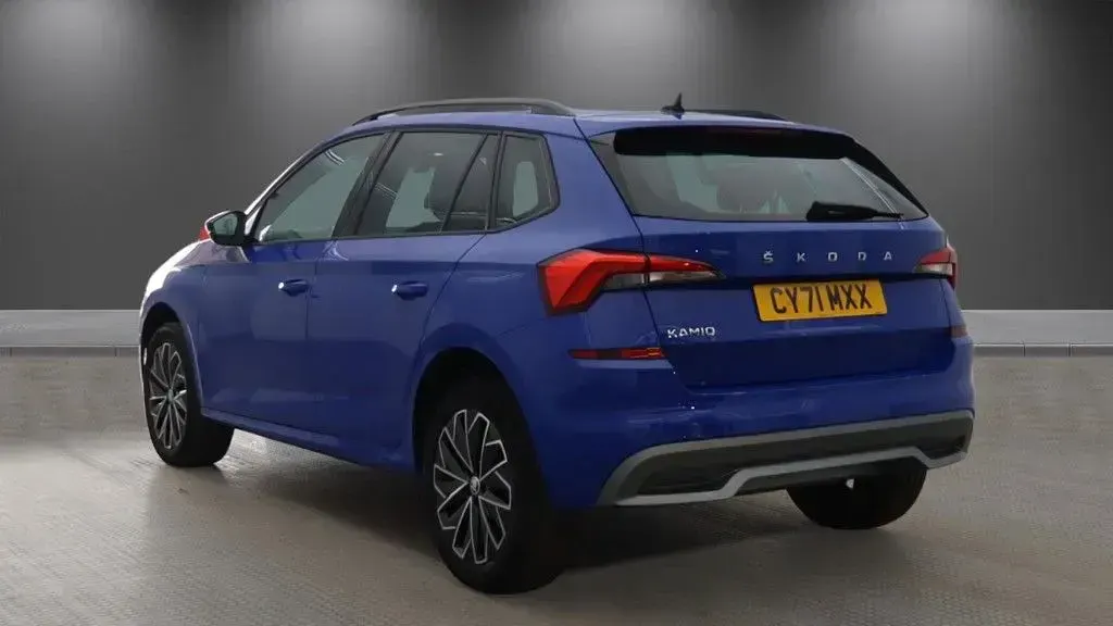 Used Skoda Kamiq SE Drive 115 HP (84 kW) 2022 Blue SUV
