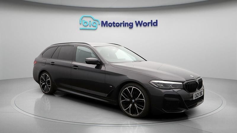 Used 2021 BMW 520 M Sport Estate | £26,300 (Fair price) - Image 1/4