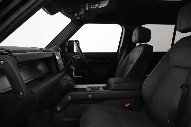 Used Land Rover Defender 419 HP (308 kW) 2025 Black SUV