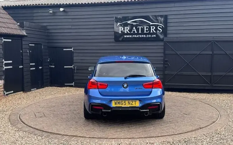 Usado BMW M135 Comfort Edition 326 CV (239 kW) 2015 Azul Utilitario