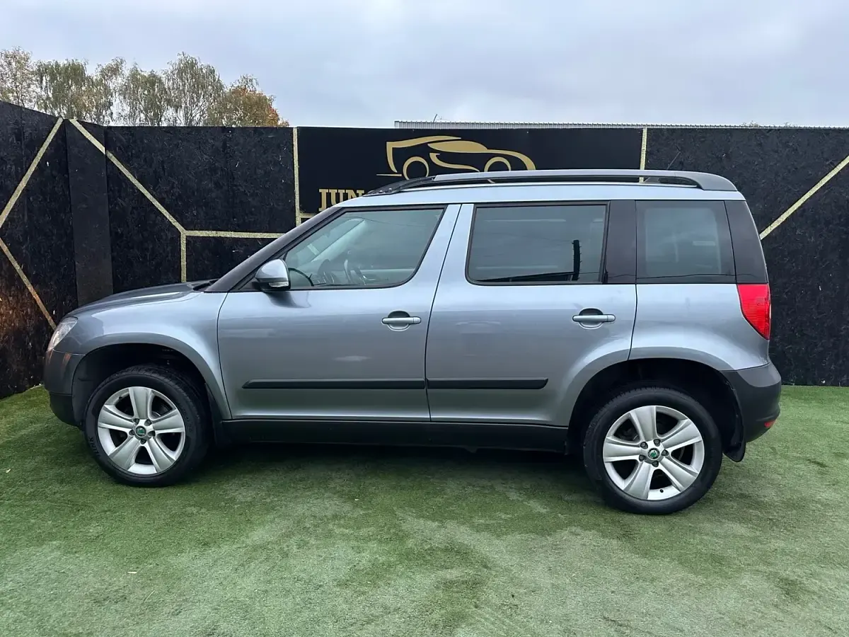 Used Skoda Yeti SE 105 HP (77 kW) 2012 Grey SUV