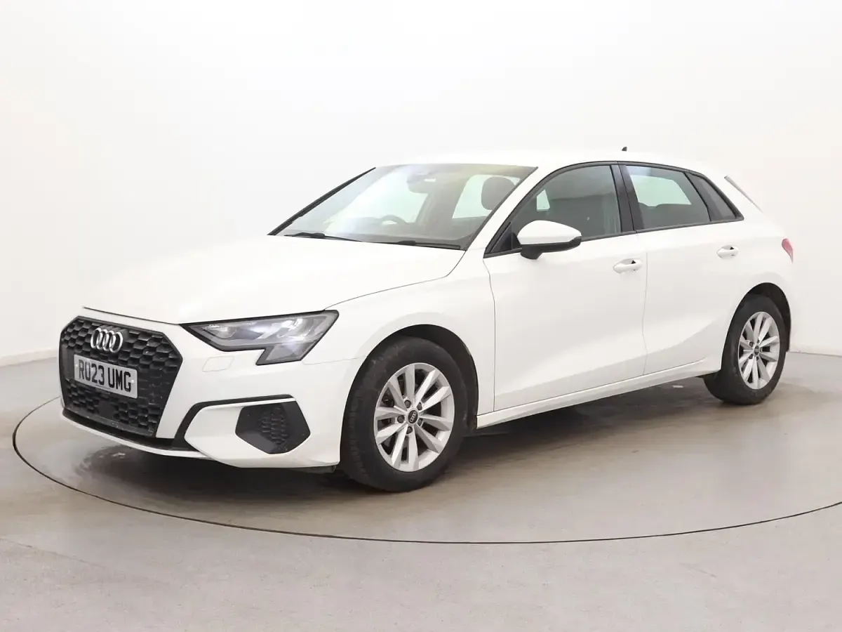 Used Audi A3 Comfort 110 HP (80 kW) 2023 White Sedan