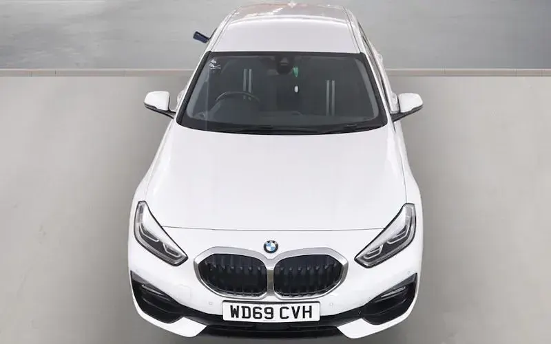 Used BMW 118 Sport Line 140 HP (102 kW) 2020 White Hatchback