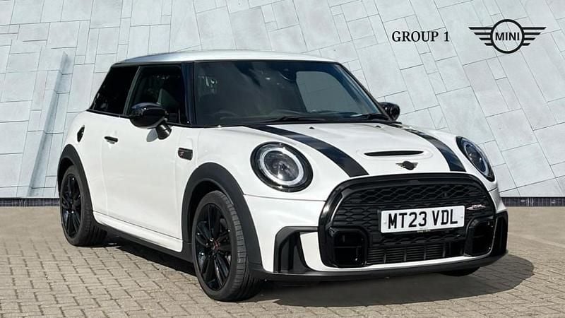White Used 2023 Mini Cooper S Sport Hatchback | £24,495 (Fair price) - Image 1/4