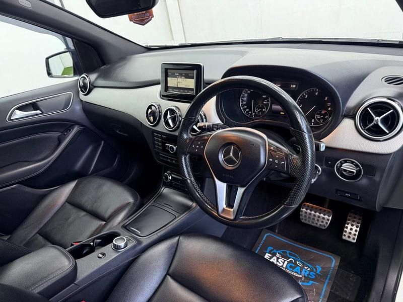 Begagnad Mercedes B180 109 HK (80 kW) 2014 Vit Minibuss