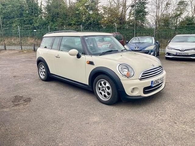 White Used 2013 Mini Cooper Clubman Estate | £4,000 (Good price) - Image 1/4